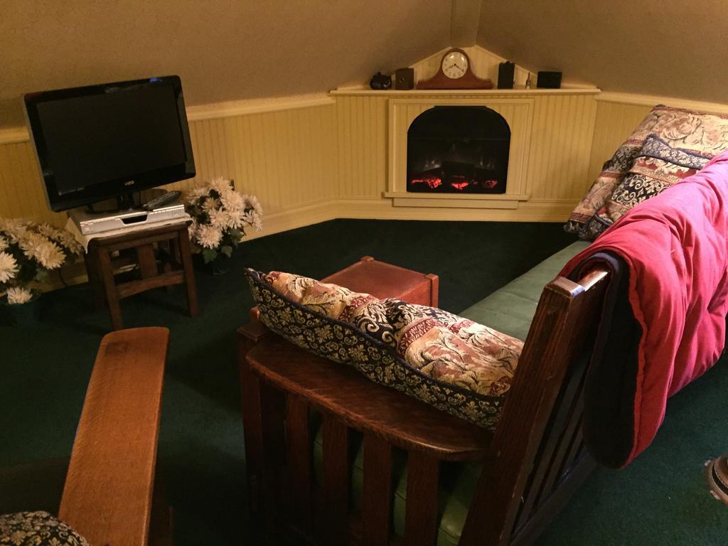 Alaska'S Capital Inn Bed And Breakfast (Adults Only) Juneau Chambre photo