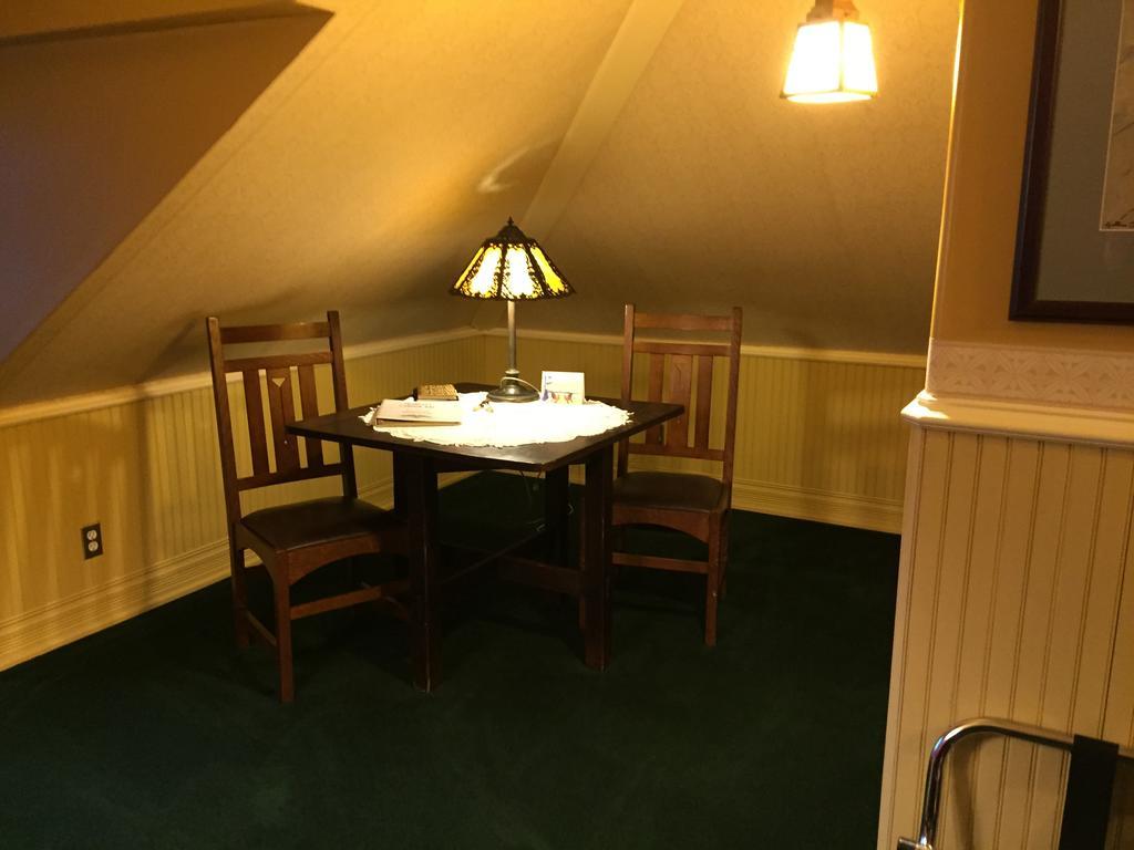 Alaska'S Capital Inn Bed And Breakfast (Adults Only) Juneau Chambre photo